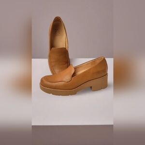 Naturalizer Women's Tan Leather Chunky Loafers